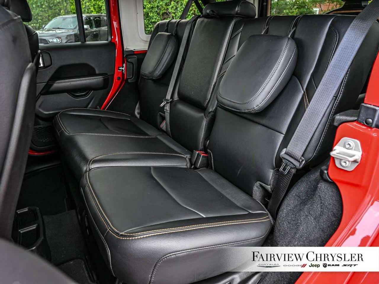 2024 Jeep Wrangler Sahara 4 Door 4x4 SKY TOP   LEATHER   BLIND SPOT   ALPINE   NAVIGATION ! Photo