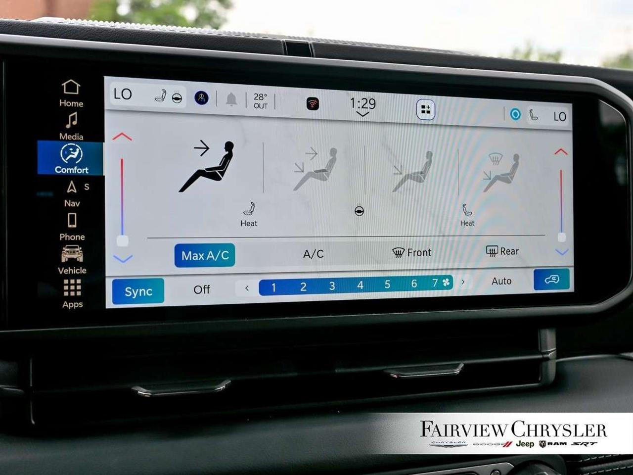 2024 Jeep Wrangler Sahara 4 Door 4x4 SKY TOP   LEATHER   BLIND SPOT   ALPINE   NAVIGATION ! Photo