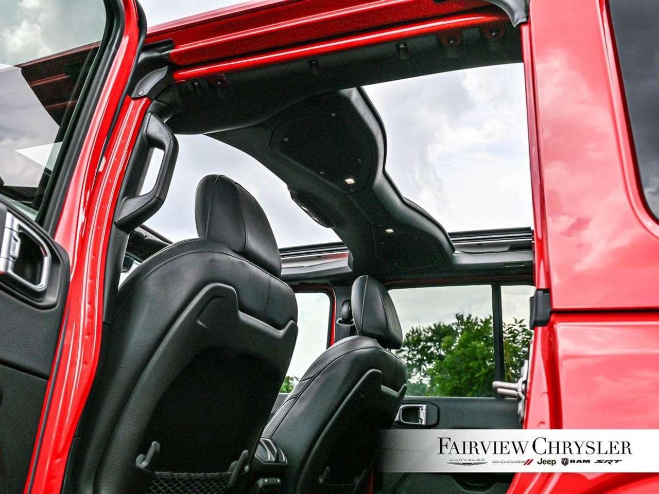 2024 Jeep Wrangler Sahara 4 Door 4x4 SKY TOP   LEATHER   BLIND SPOT   ALPINE   NAVIGATION ! Photo