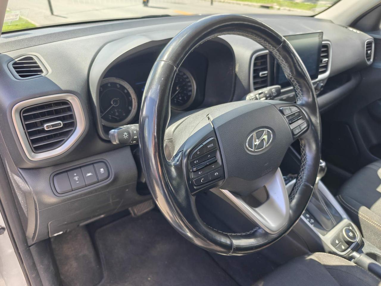 2021 Hyundai Venue Preferred 4dr Front-Wheel Drive Photo5