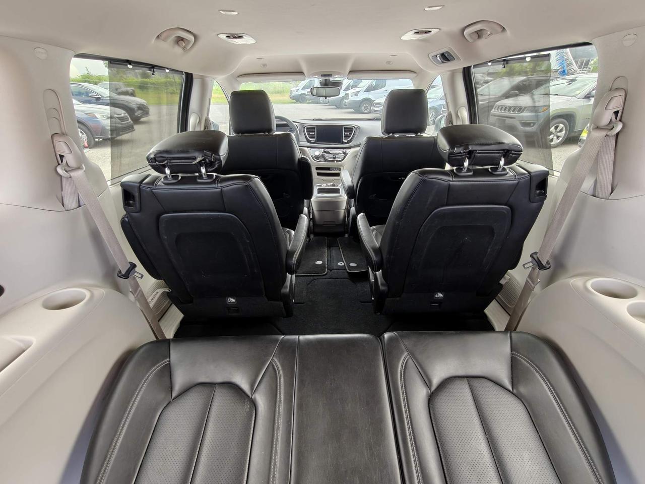 2023 Chrysler Pacifica Touring-L Front-Wheel Drive Passenger Van Photo3