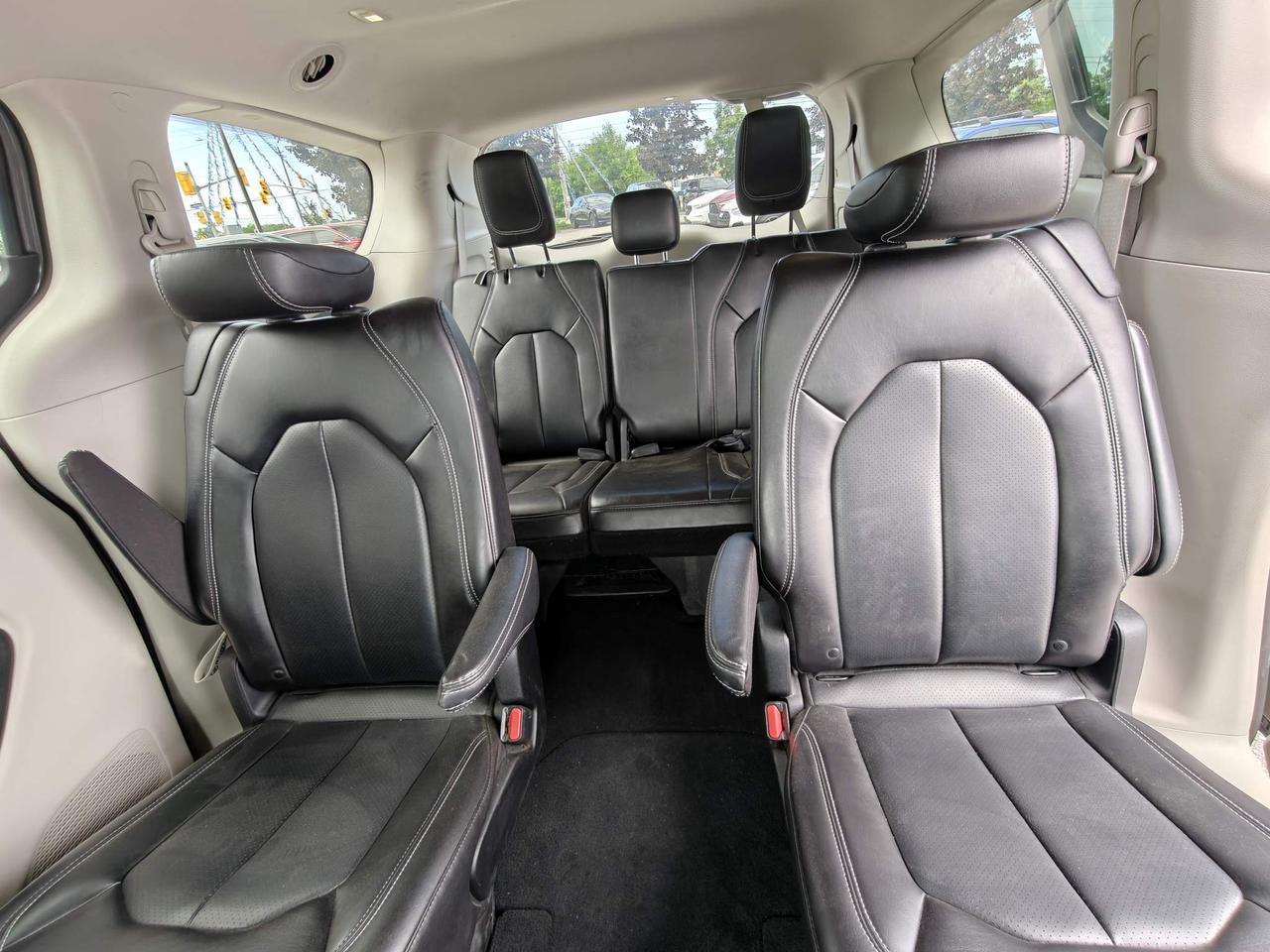2023 Chrysler Pacifica Touring-L Front-Wheel Drive Passenger Van Photo