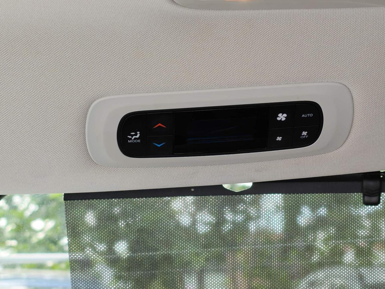 2023 Chrysler Pacifica Touring-L Front-Wheel Drive Passenger Van Photo
