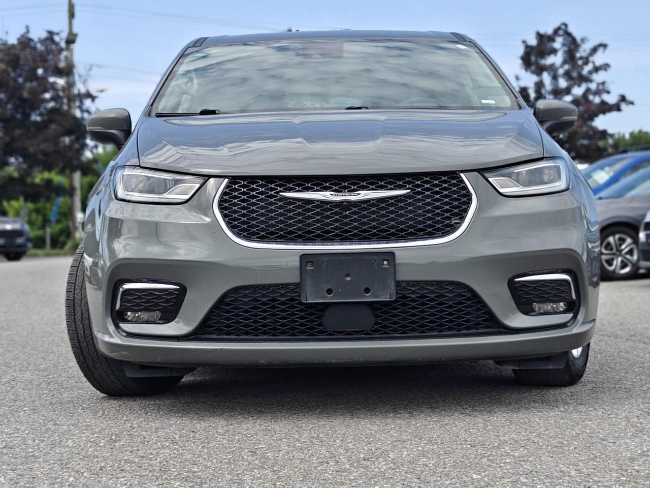 2023 Chrysler Pacifica Touring-L Front-Wheel Drive Passenger Van Photo