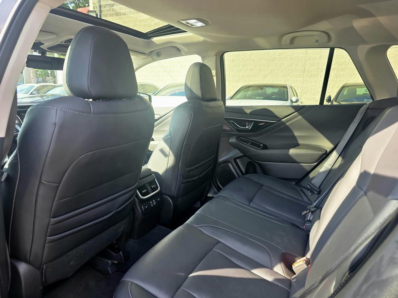 2023 Subaru Outback AWD Limited w/Eye Sight | Clean Carfax! Photo