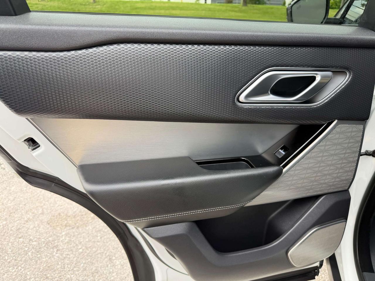 2020 Land Rover Range Rover Velar R-Dynamic S Heads up 4 Cyl 2.0L Cooled seats Photo