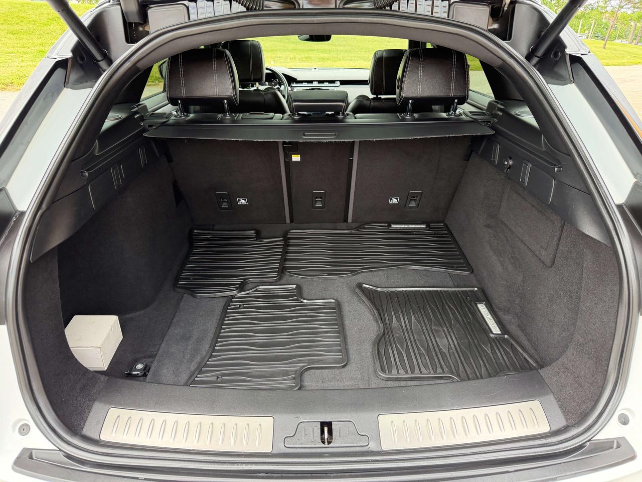 2020 Land Rover Range Rover Velar R-Dynamic S Heads up 4 Cyl 2.0L Cooled seats Photo