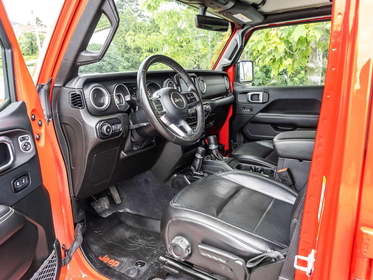 2019 Jeep Wrangler LEATHER SEATS  BACK UP CAMERA Photo