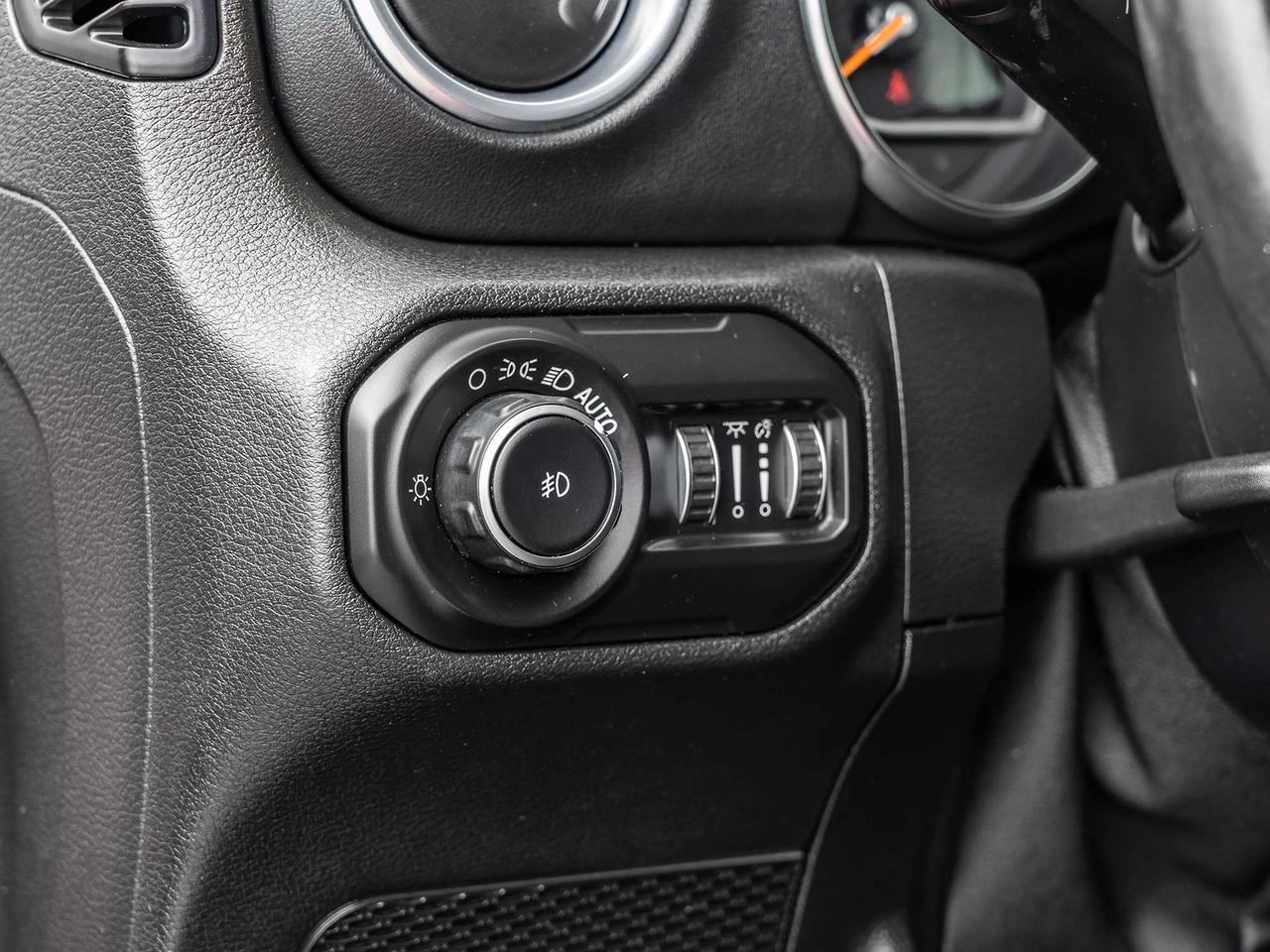 2019 Jeep Wrangler LEATHER SEATS  BACK UP CAMERA Photo