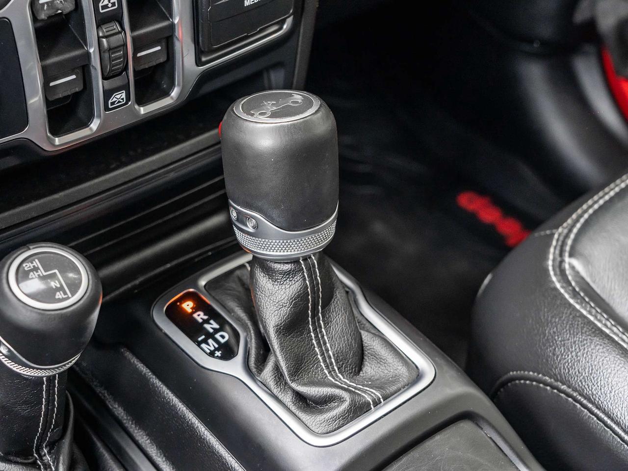 2019 Jeep Wrangler LEATHER SEATS  BACK UP CAMERA Photo