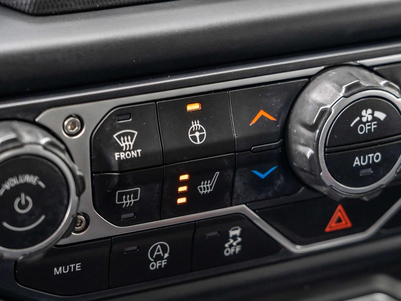 2019 Jeep Wrangler LEATHER SEATS  BACK UP CAMERA Photo