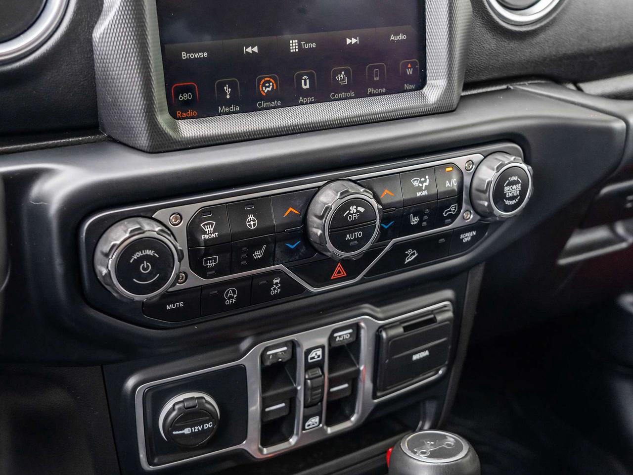 2019 Jeep Wrangler LEATHER SEATS  BACK UP CAMERA Photo