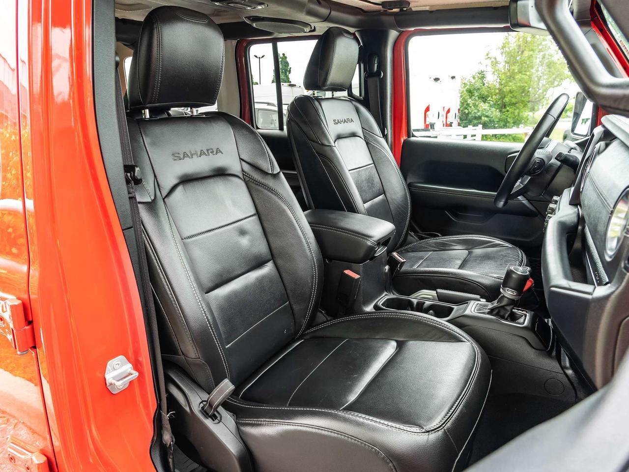 2019 Jeep Wrangler LEATHER SEATS  BACK UP CAMERA Photo