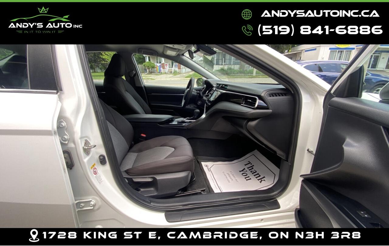 2019 Toyota Camry LE ! AUTO ! 2.5L ! LOW KMS ! LE ! AUTO ! 2.5L ! LOW KMS ! Photo
