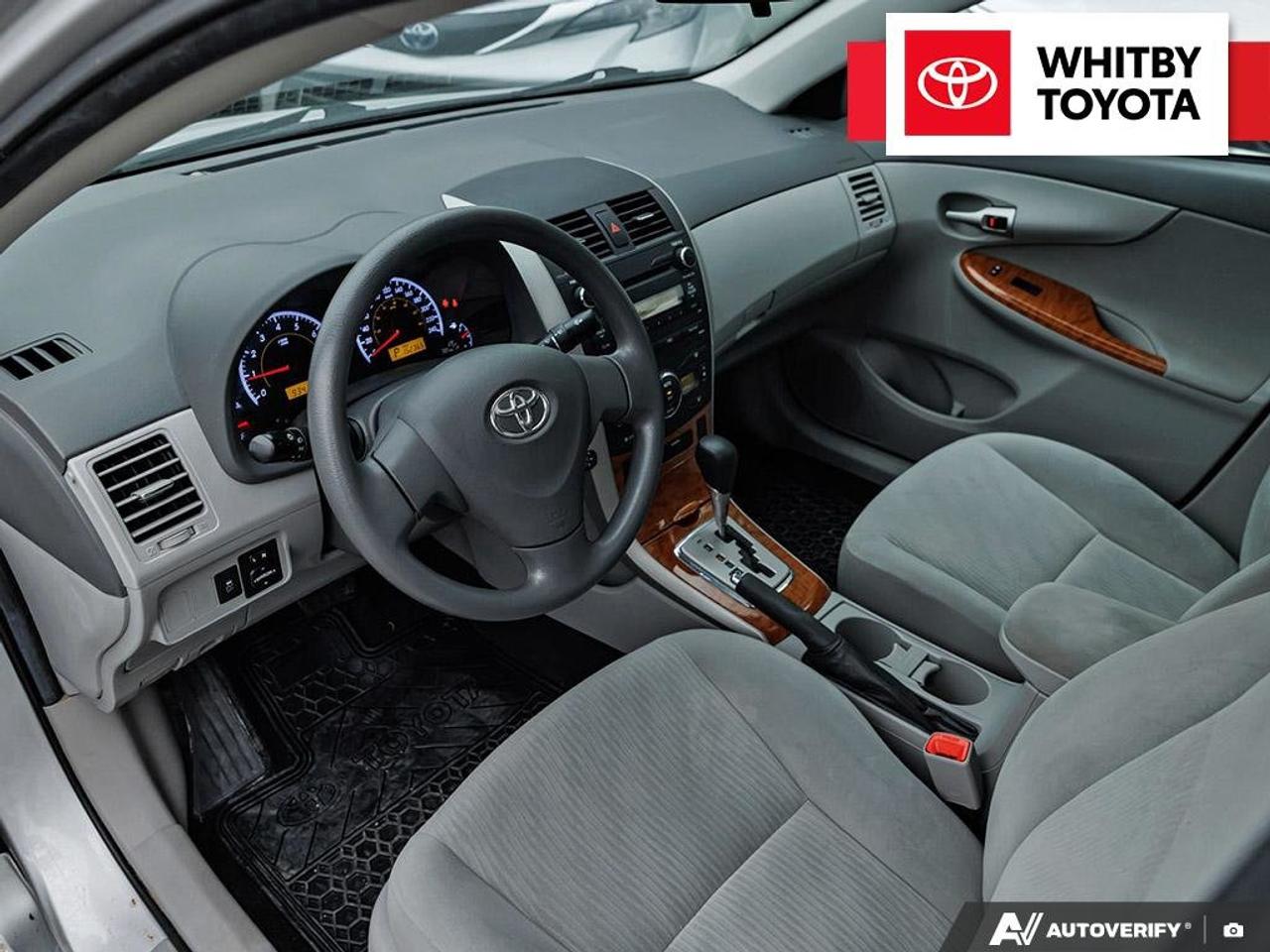 2010 Toyota Corolla LE BASE 1.8L Photo