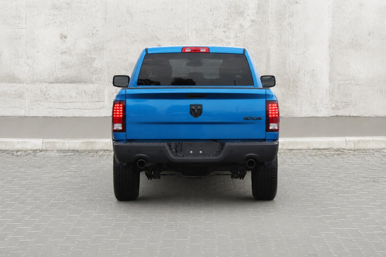 2022 RAM 1500 Classic Classic Warlock Quad Cab 4x4  SiriusXM ReverseCame Photo4