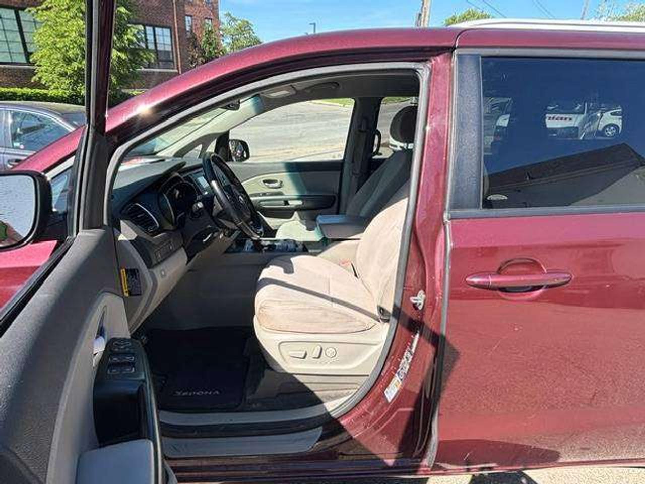 2015 Kia Sedona LX Photo
