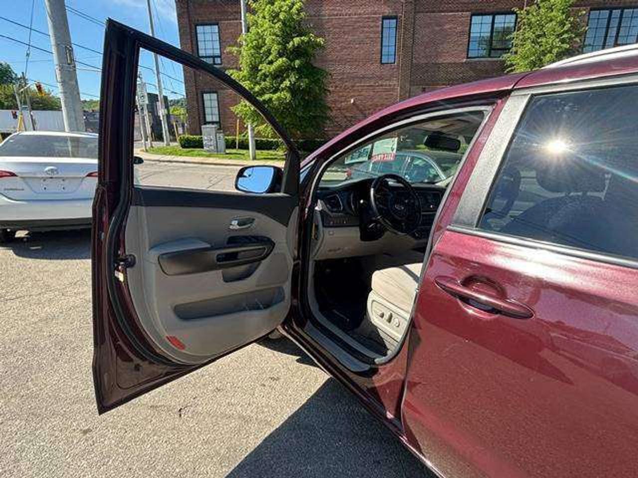 2015 Kia Sedona LX Photo