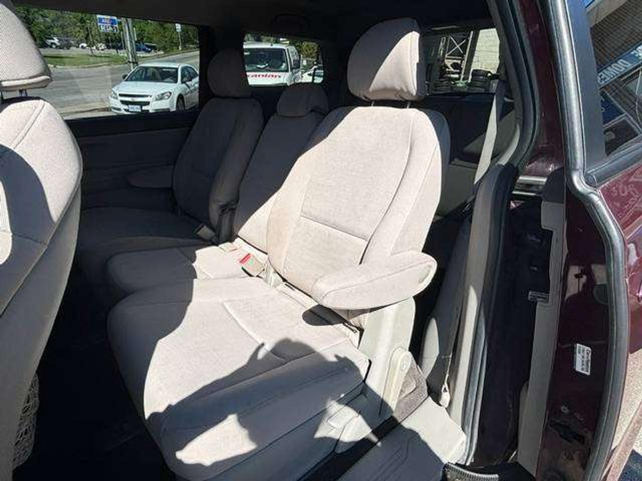 2015 Kia Sedona LX Photo