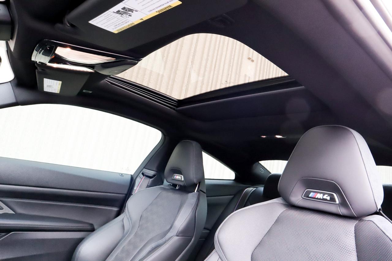 2022 BMW M4  Photo