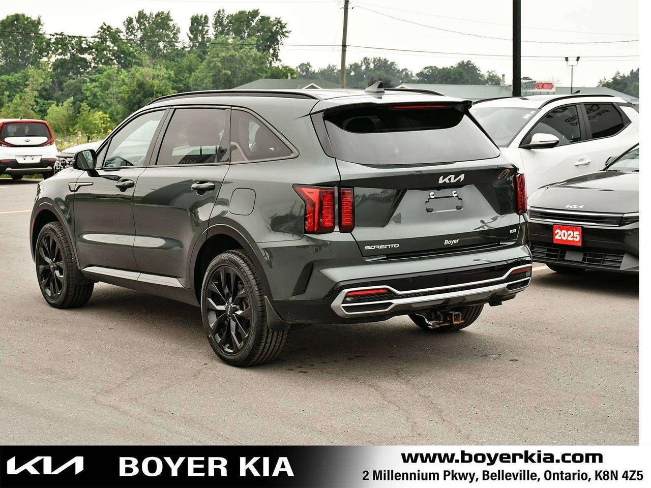 2023 Kia Sorento 2.5T EX Three Row Seating Photo