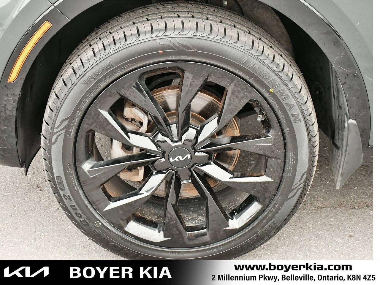 2023 Kia Sorento 2.5T EX Three Row Seating Photo