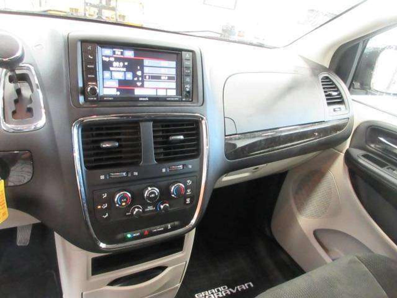 2016 Dodge Grand Caravan SXT, TV/DVD, FRONT/REAR A/C, ALLOYS, 44K! Photo