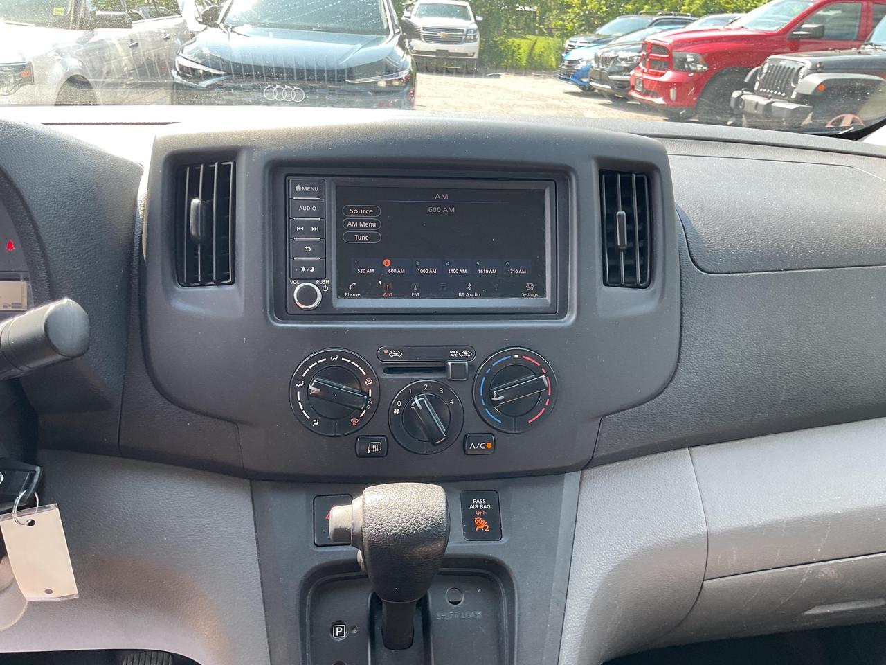 2020 Nissan NV200  Photo