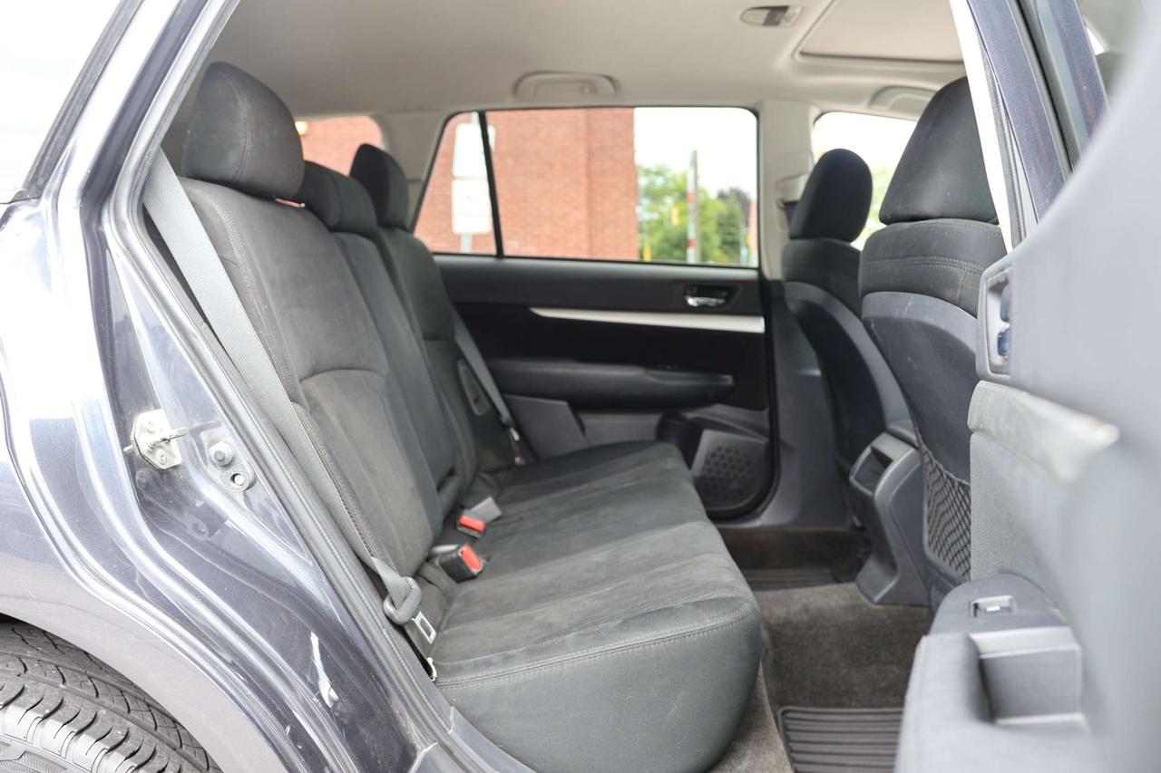 2013 Subaru Outback 3.6R-AWD-R STARTER/HEATED SEATS/POWER MIRRORS & WINDOWS/DUAL CLIMATE CONTROL/AUTO HEADLIGHTS/CRUISE CONTROL Photo