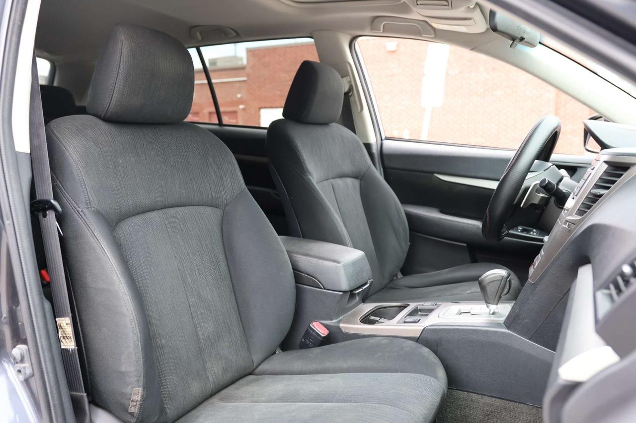 2013 Subaru Outback 3.6R-AWD-R STARTER/HEATED SEATS/POWER MIRRORS & WINDOWS/DUAL CLIMATE CONTROL/AUTO HEADLIGHTS/CRUISE CONTROL Photo