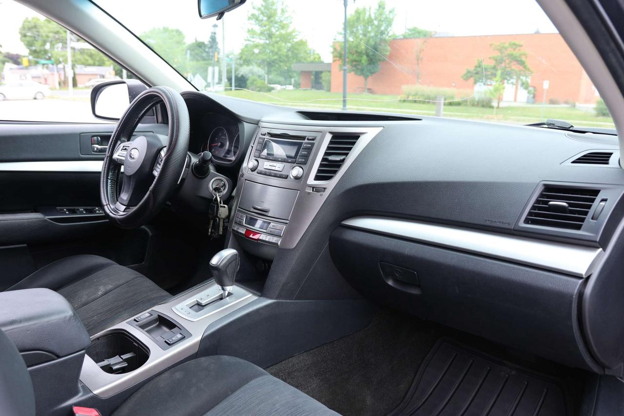 2013 Subaru Outback 3.6R-AWD-R STARTER/HEATED SEATS/POWER MIRRORS & WINDOWS/DUAL CLIMATE CONTROL/AUTO HEADLIGHTS/CRUISE CONTROL Photo