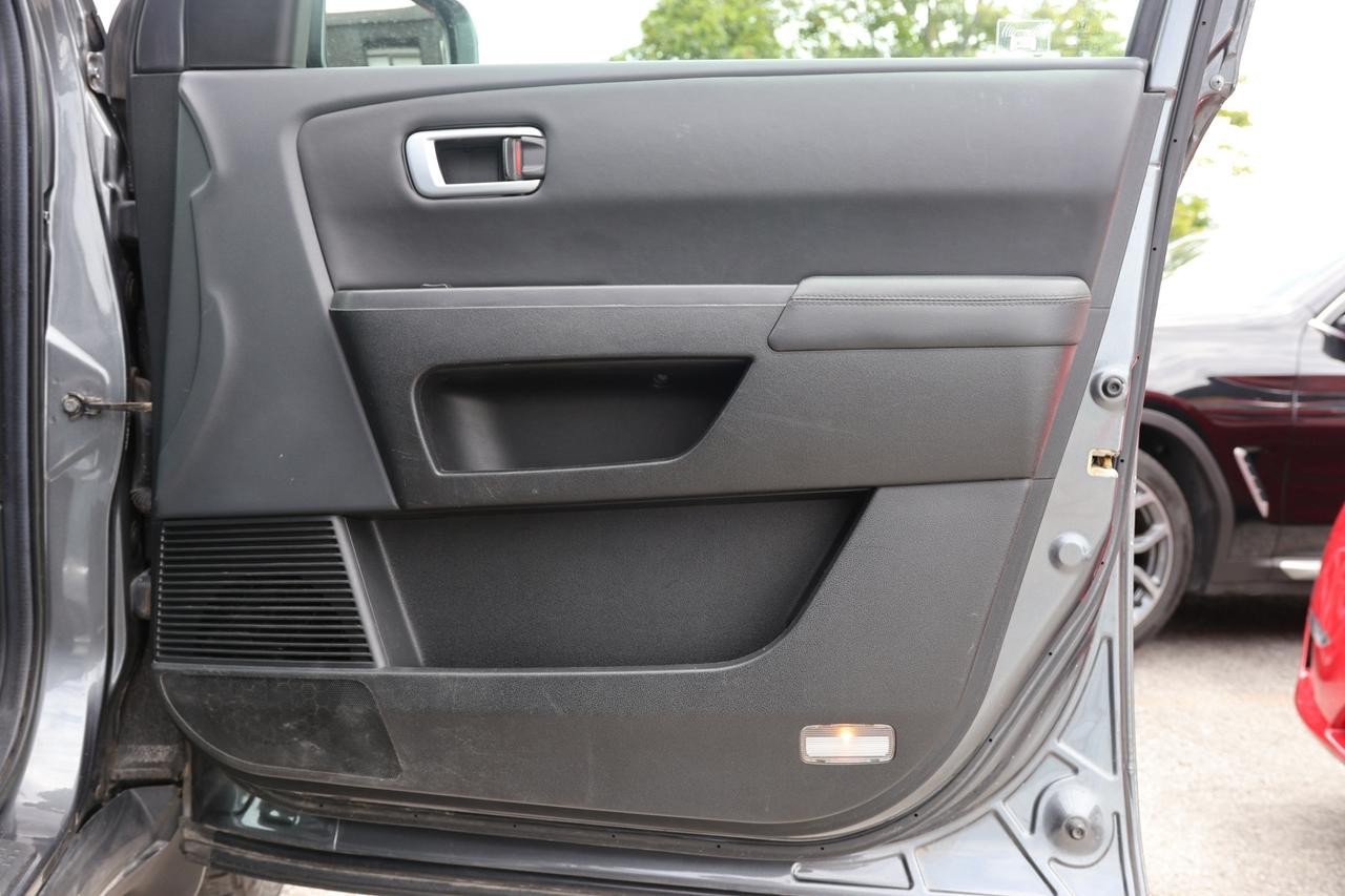 2012 Honda Pilot TOURING-AWD-DVD-R STARTER/NAV/BCAM/P SENSORS/LEATH Photo