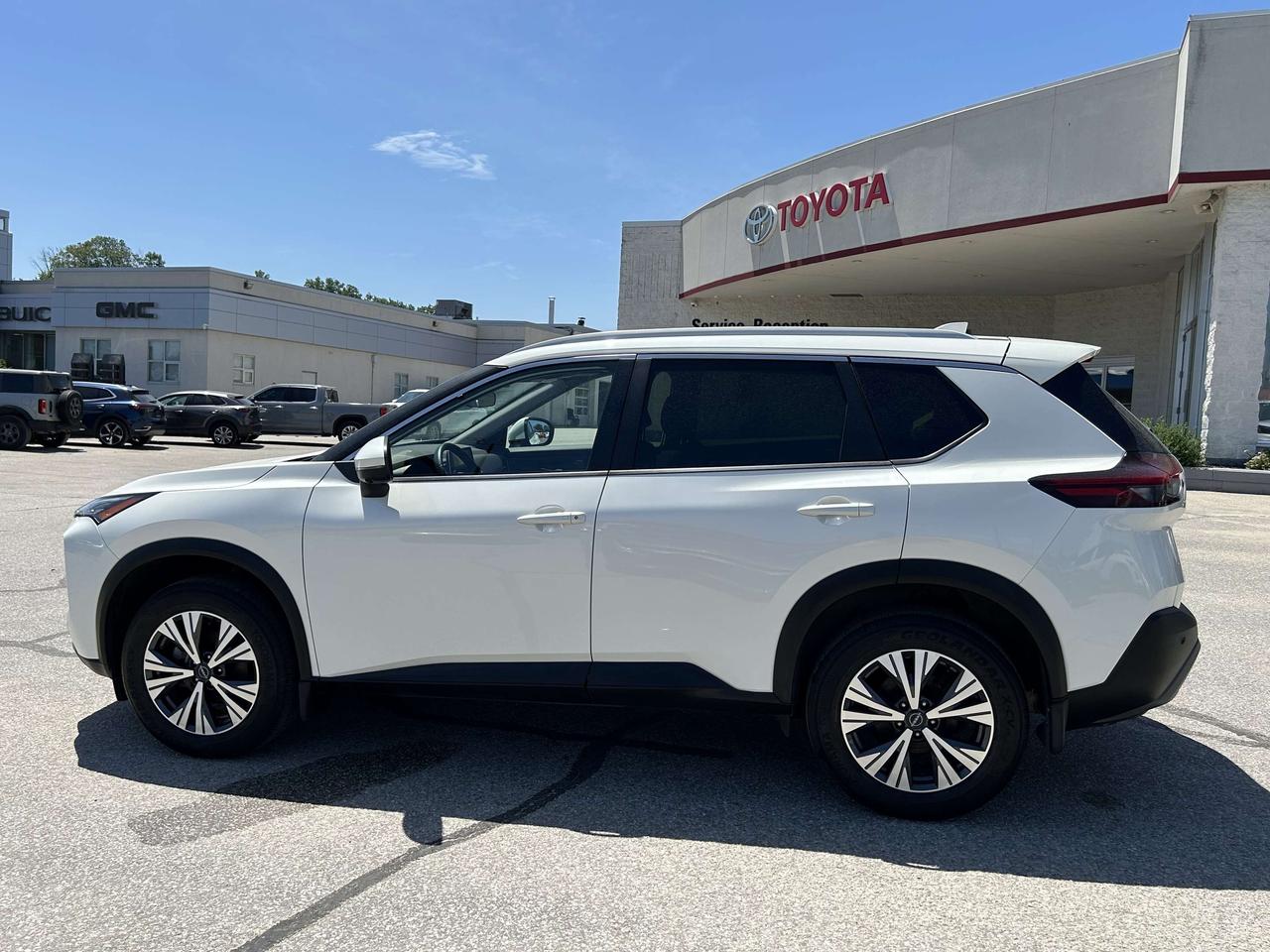 2023 Nissan Rogue AWD SV Moonroof   NO REPORTED ACCIDENTS Photo