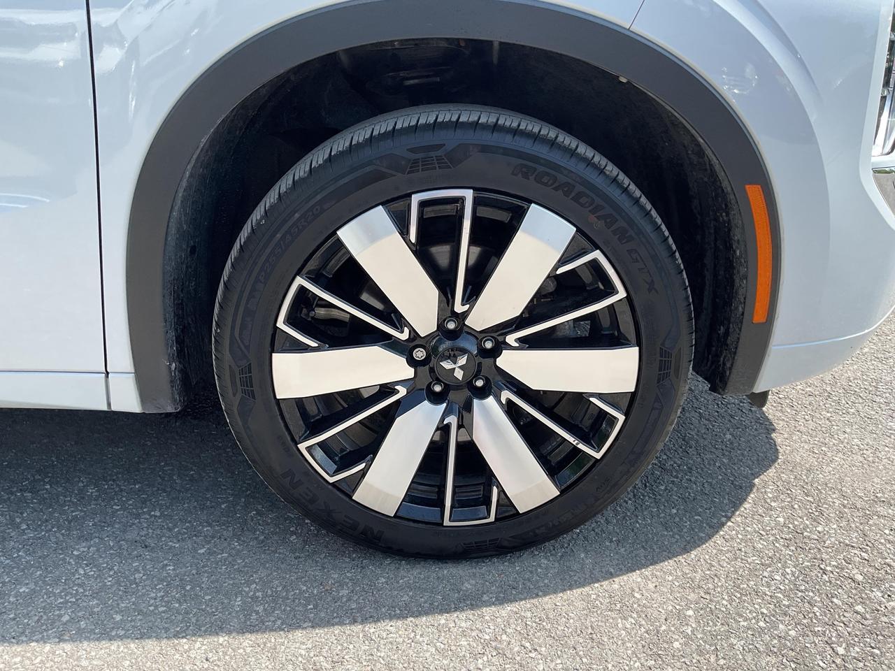 2025 Mitsubishi Outlander  Photo