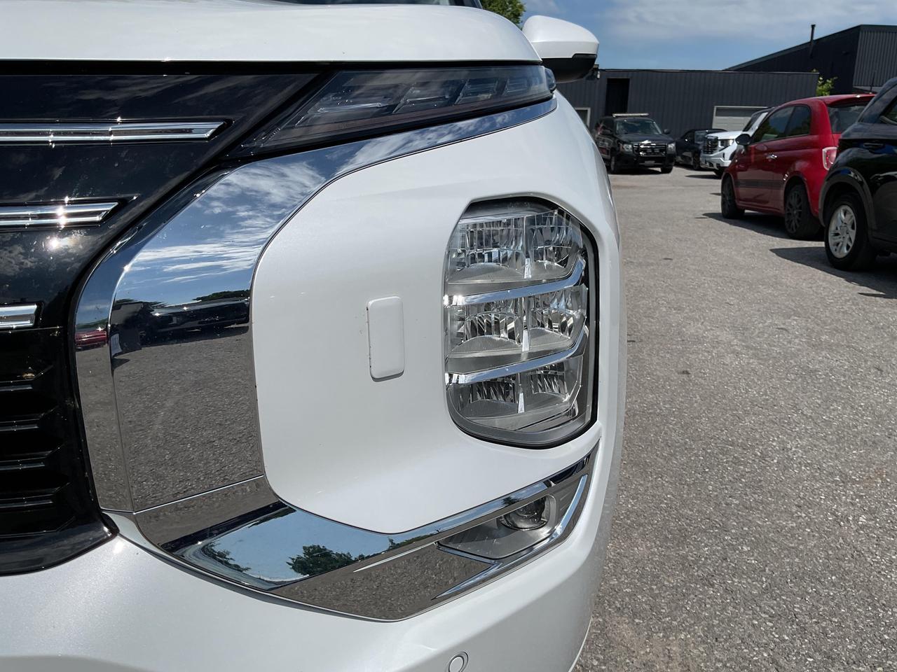 2025 Mitsubishi Outlander  Photo