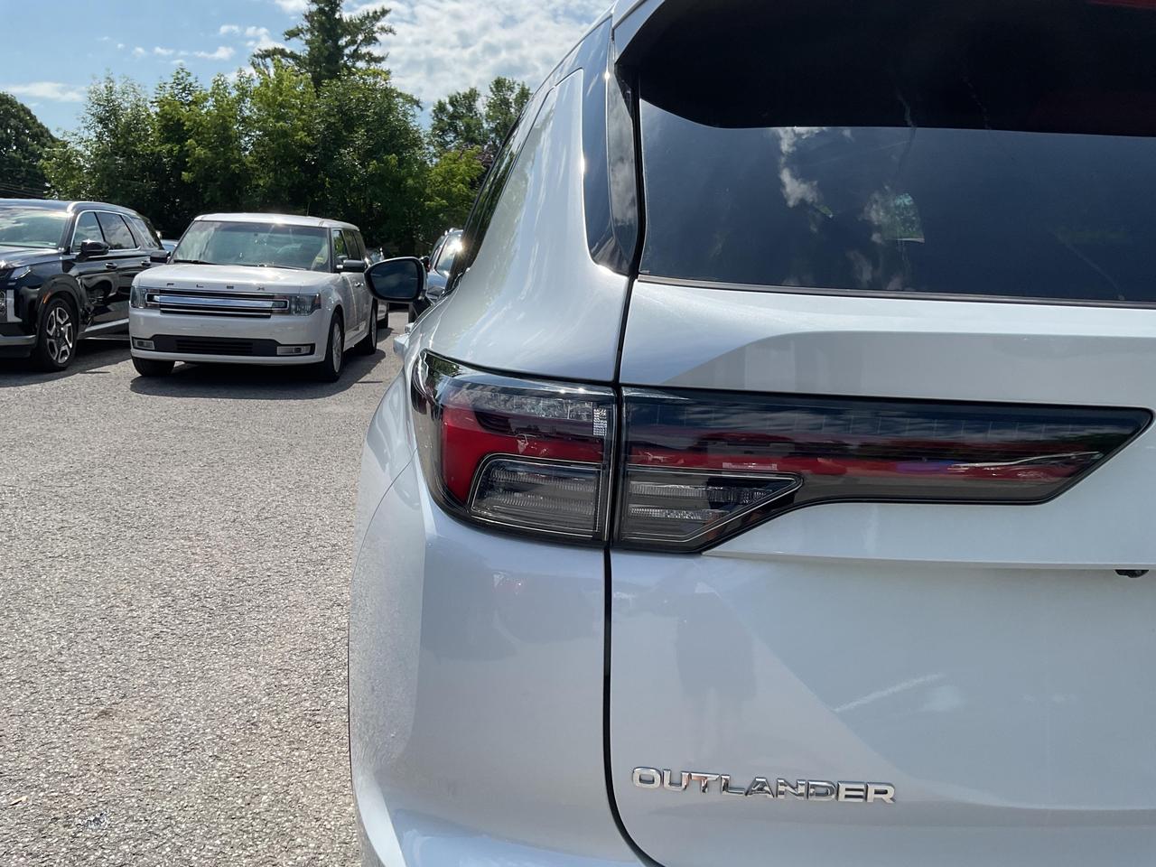 2025 Mitsubishi Outlander  Photo