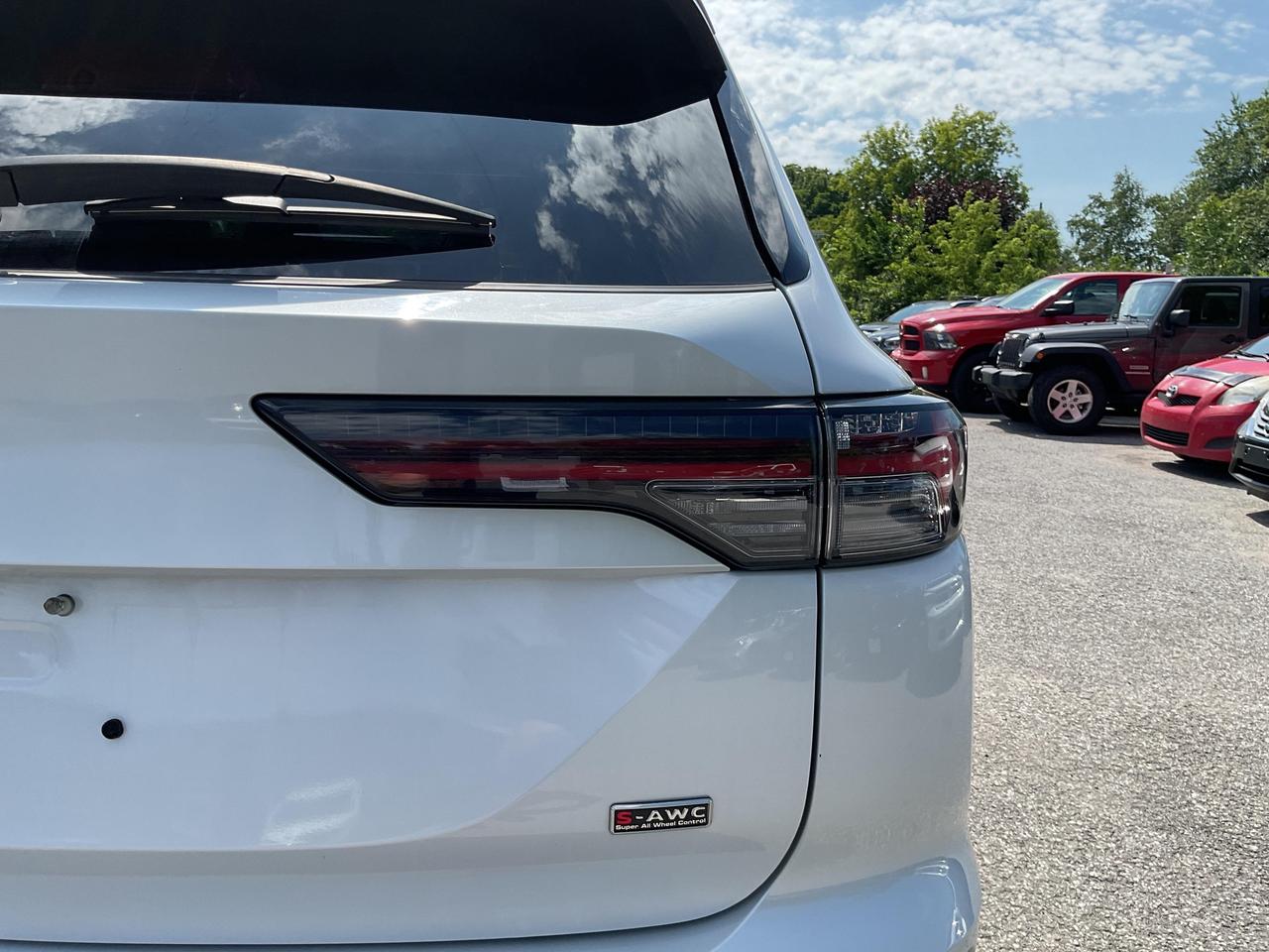 2025 Mitsubishi Outlander  Photo