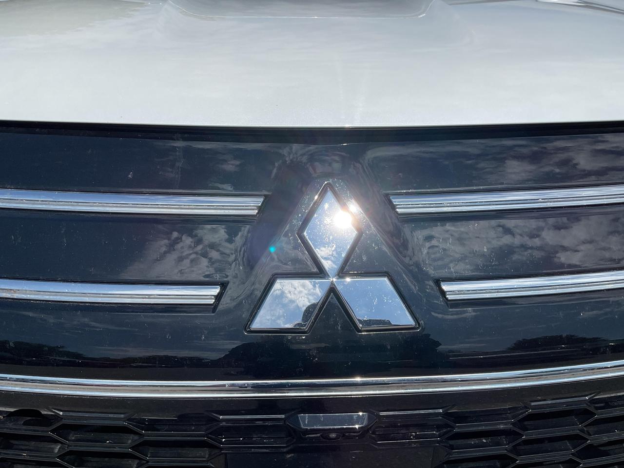 2025 Mitsubishi Outlander  Photo