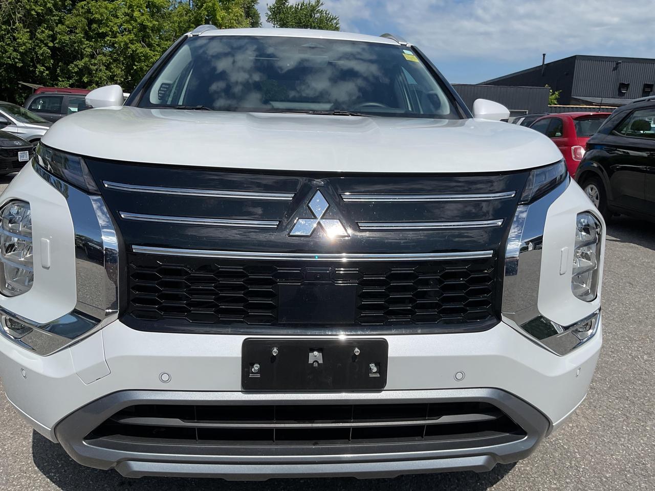 2025 Mitsubishi Outlander  Photo