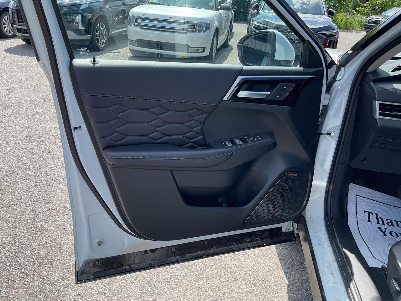 2025 Mitsubishi Outlander  Photo