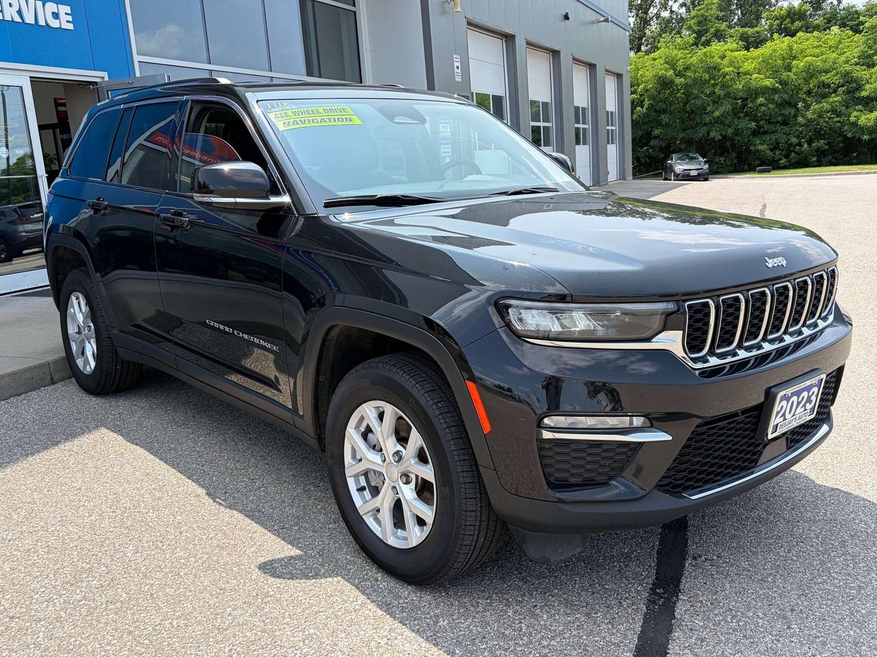 2023 Jeep Grand Cherokee LIMITED 4X4 Photo