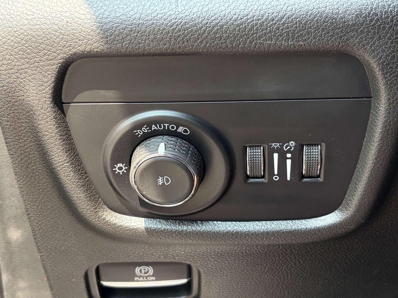 2023 Jeep Grand Cherokee LIMITED 4X4 Photo