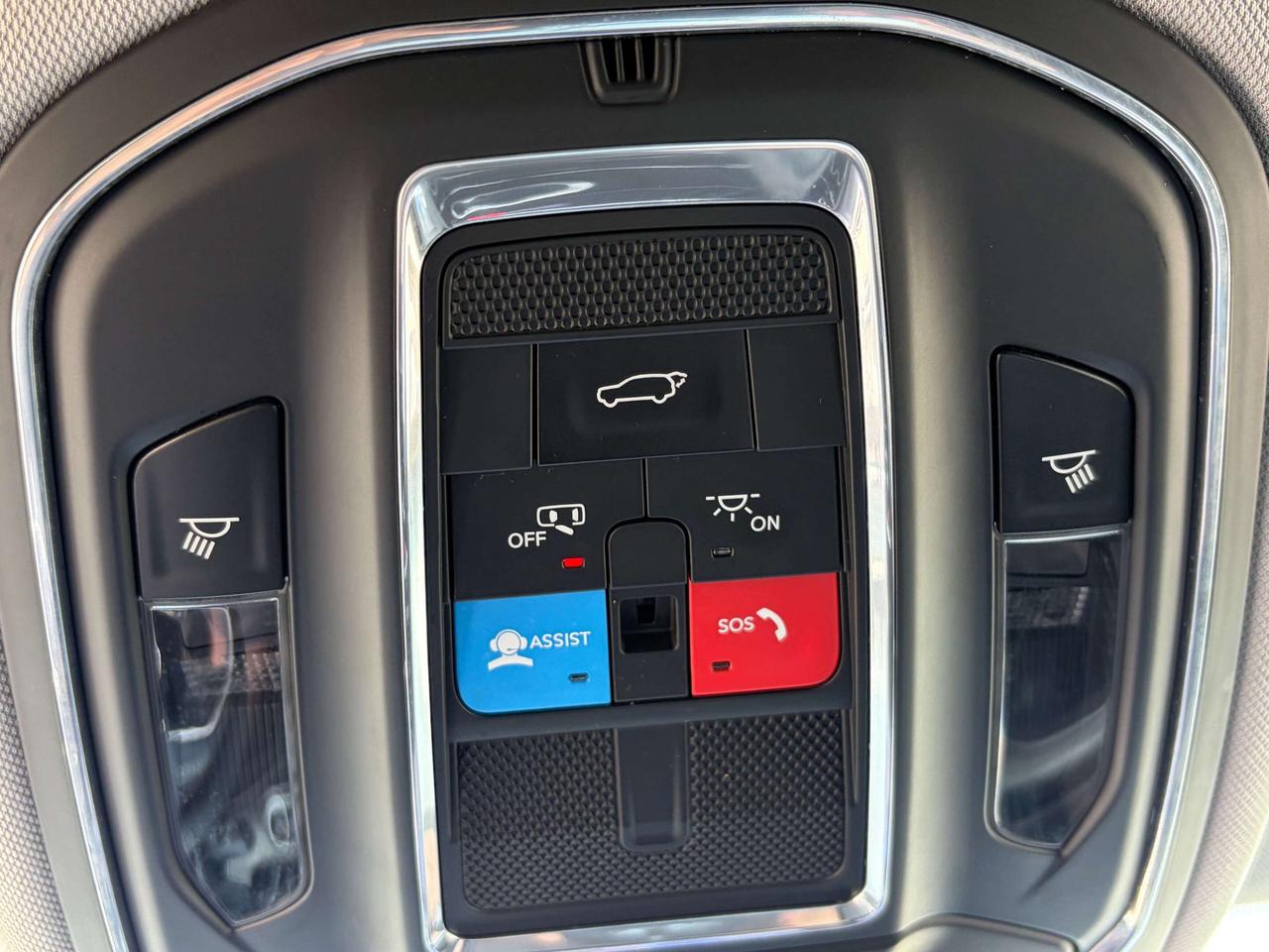 2023 Jeep Grand Cherokee LIMITED 4X4 Photo