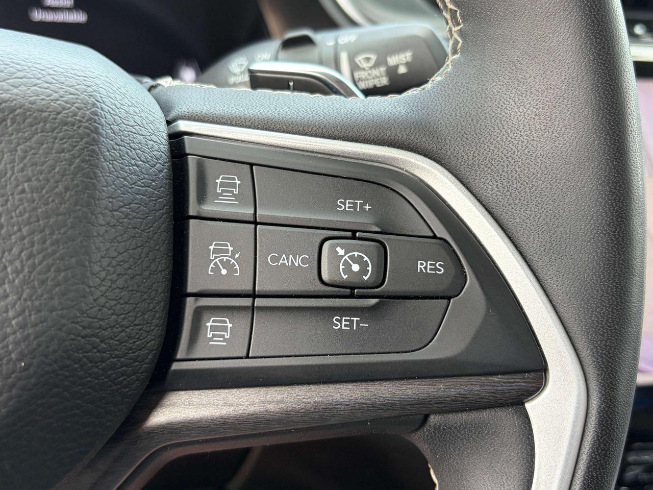 2023 Jeep Grand Cherokee LIMITED 4X4 Photo