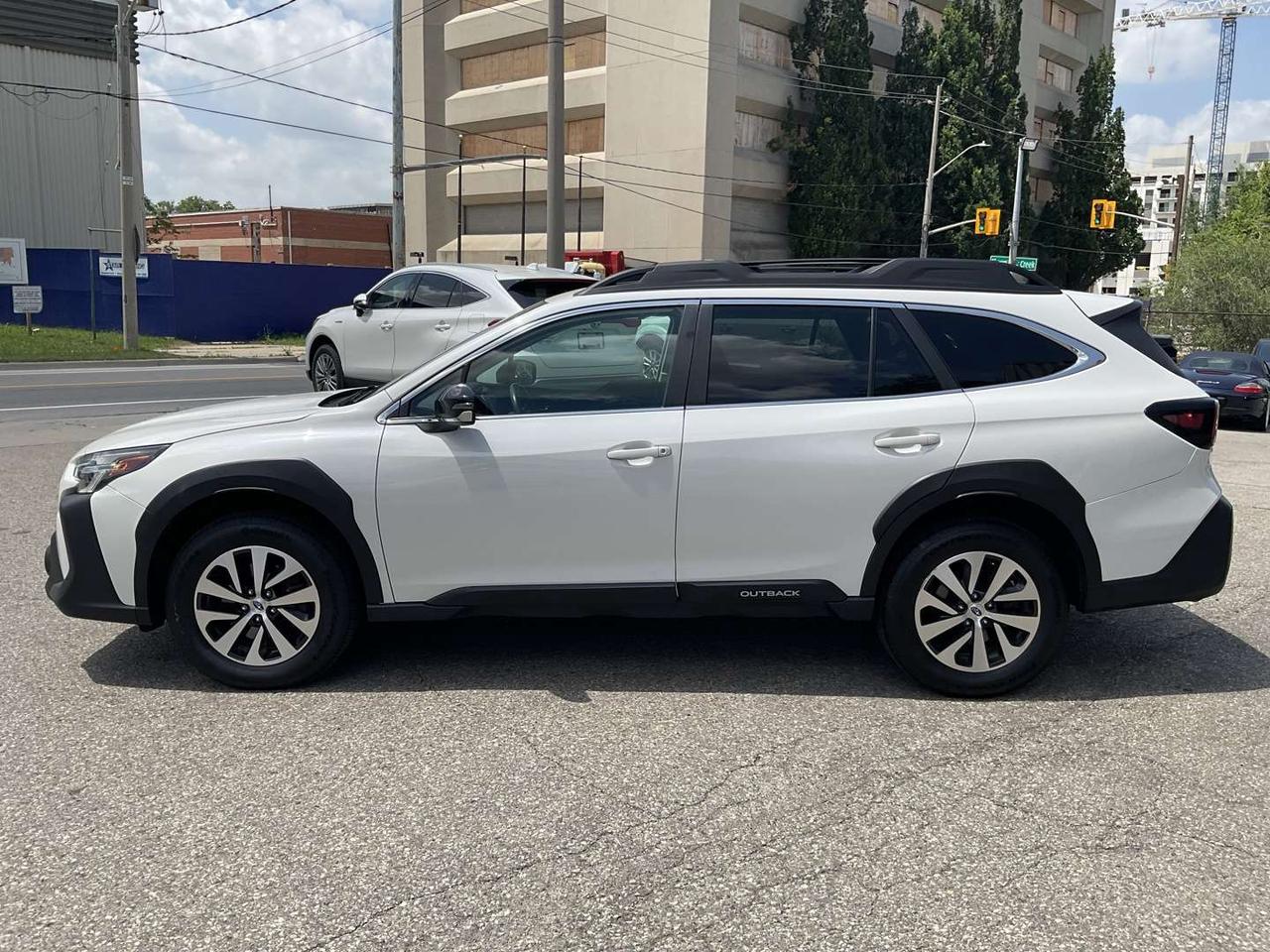 2024 Subaru Outback Touring - CARPLAY! BACK-UP CAM! BSM! SUNROOF! Photo