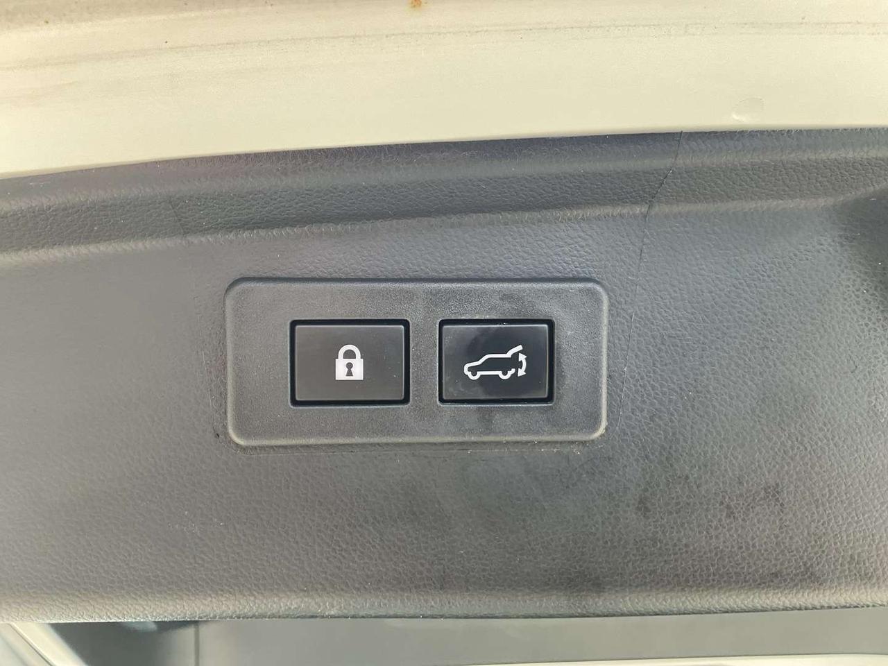 2024 Subaru Outback Touring - CARPLAY! BACK-UP CAM! BSM! SUNROOF! Photo