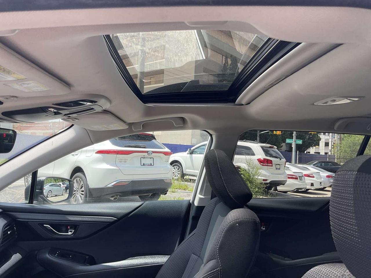 2024 Subaru Outback Touring - CARPLAY! BACK-UP CAM! BSM! SUNROOF! Photo