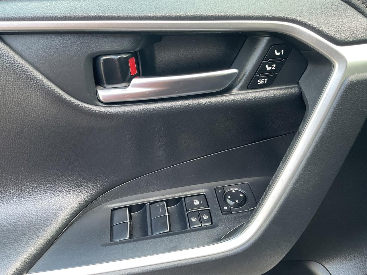 2020 Toyota RAV4 Hybrid Limited - LTHR! NAV! 360 CAM! BSM! SUNROOF! Photo