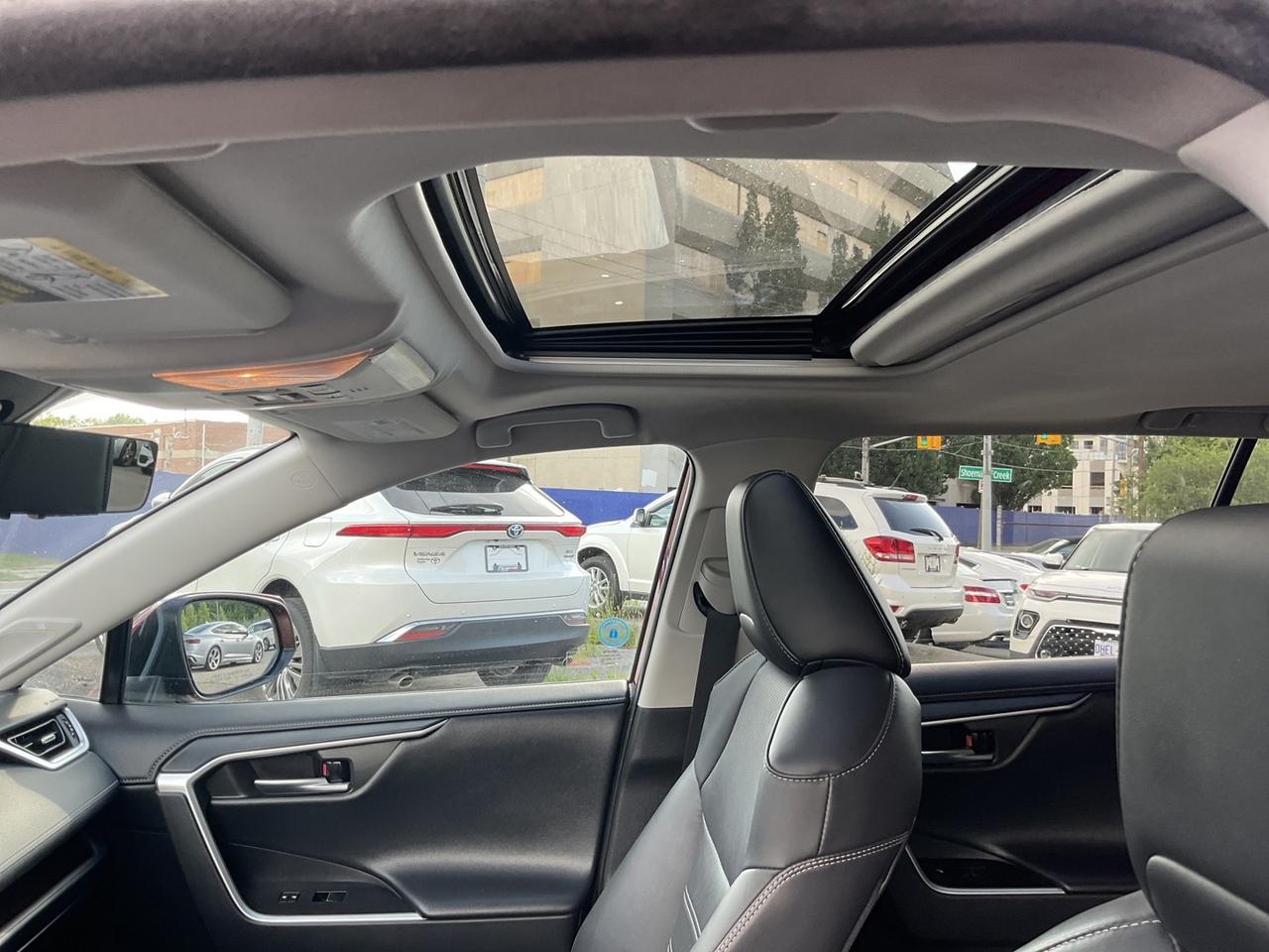 2020 Toyota RAV4 Hybrid Limited - LTHR! NAV! 360 CAM! BSM! SUNROOF! Photo