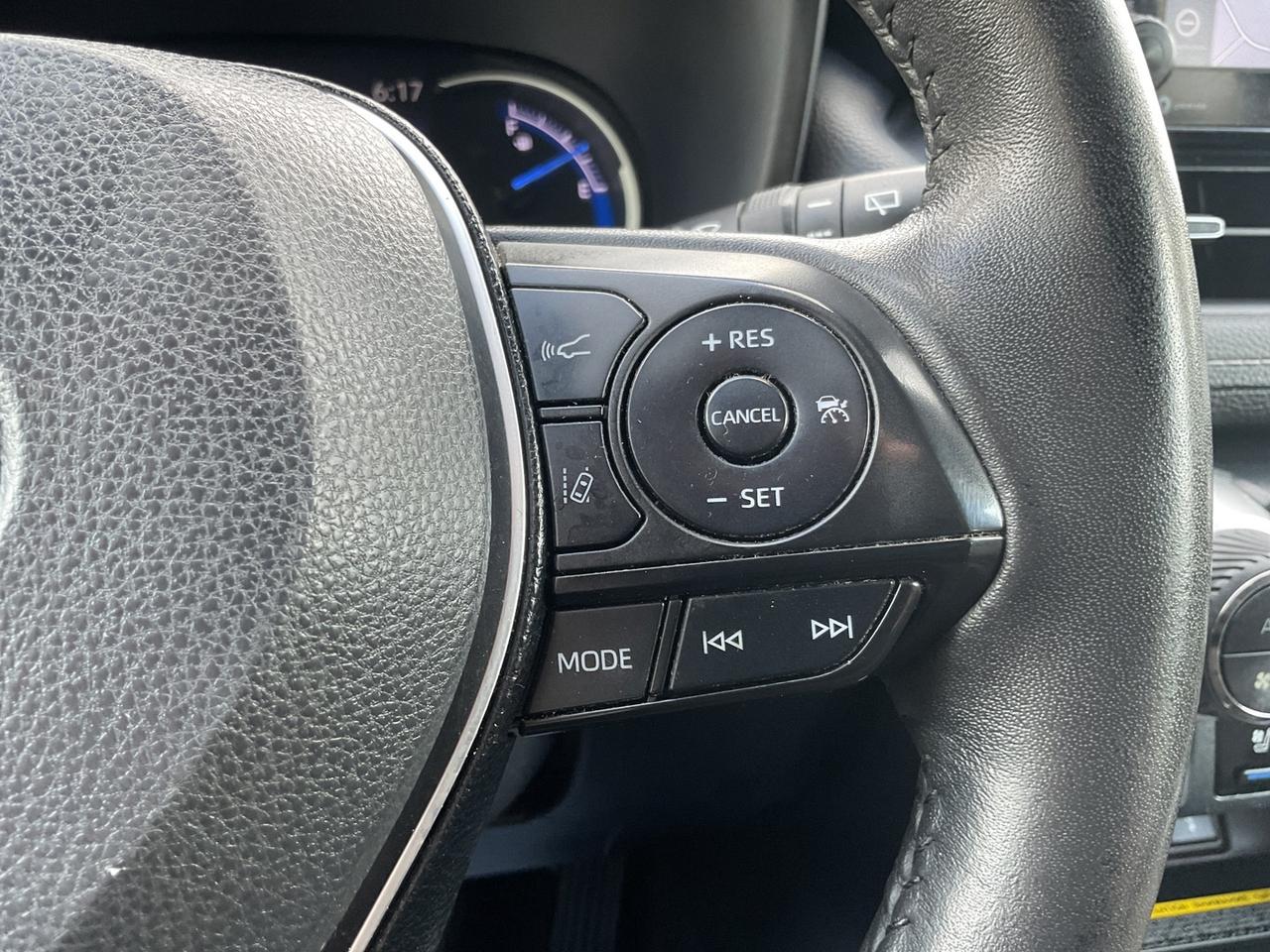 2020 Toyota RAV4 Hybrid Limited - LTHR! NAV! 360 CAM! BSM! SUNROOF! Photo